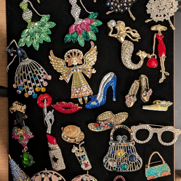 Colorful Brooch Collection - Picture 15 of 15